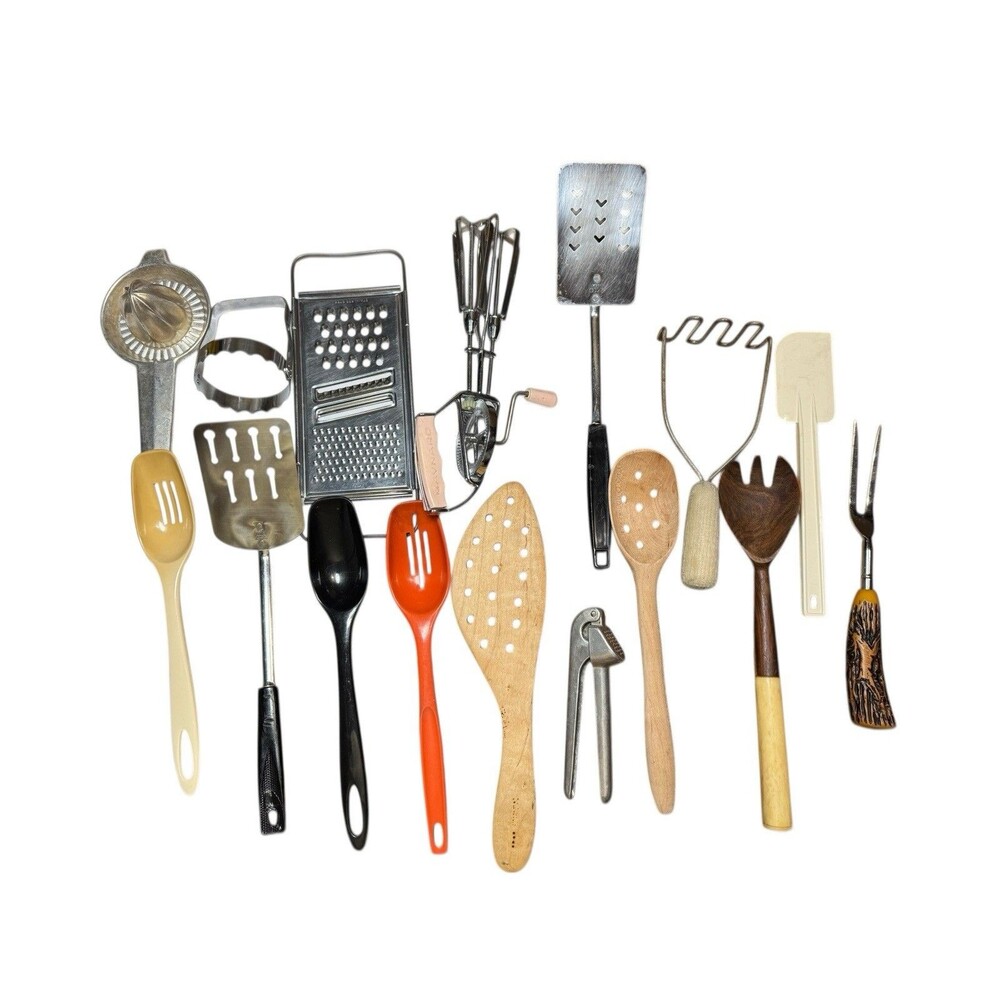 16 Mixed Lot of Vintage  Kitchen Utensils Tools Farmhouse Decor Metal/Wood